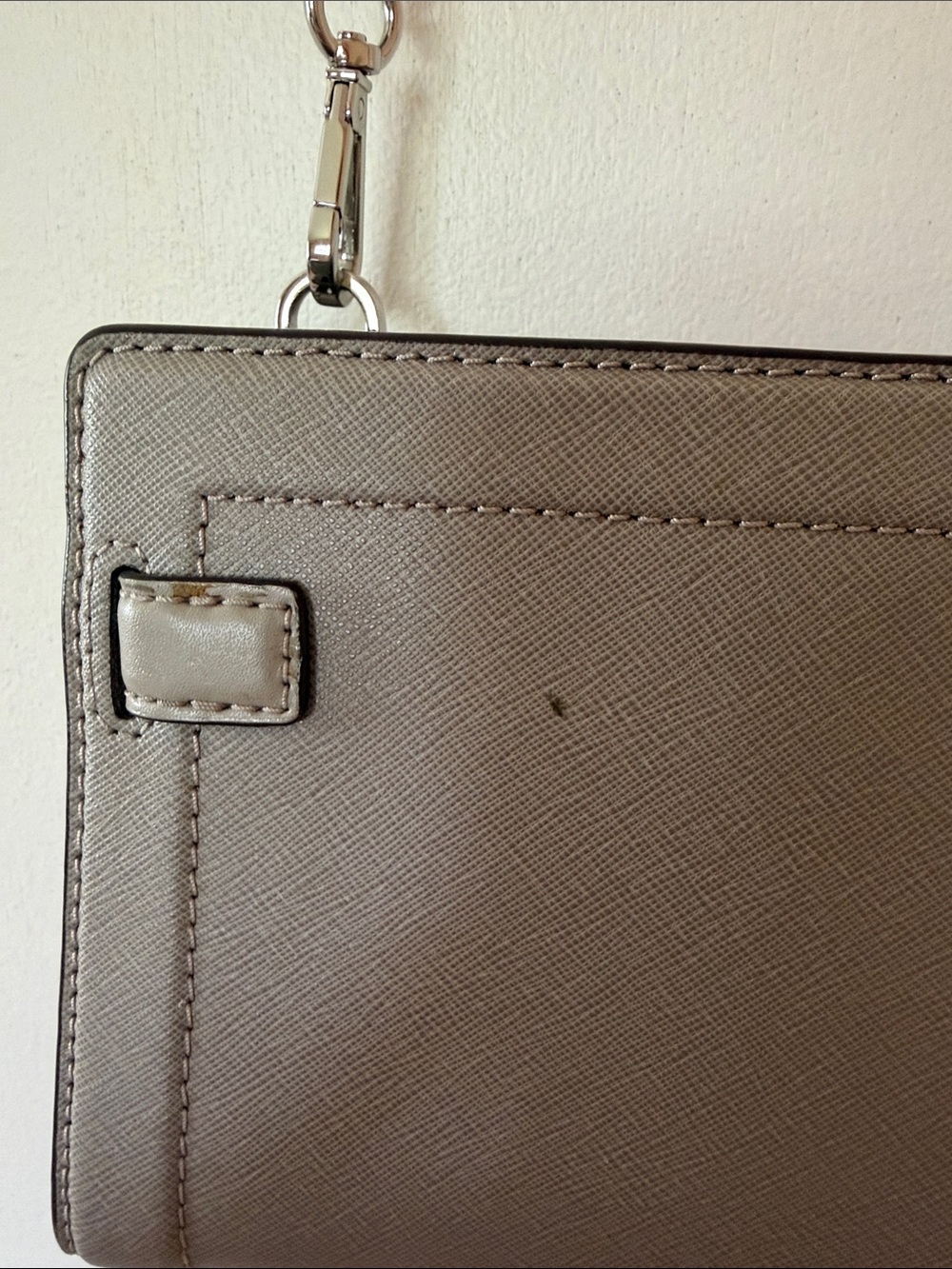 Michael Kors Gray Saffiano Leather Crossbody with Silver Chain - Picture 4 of 6